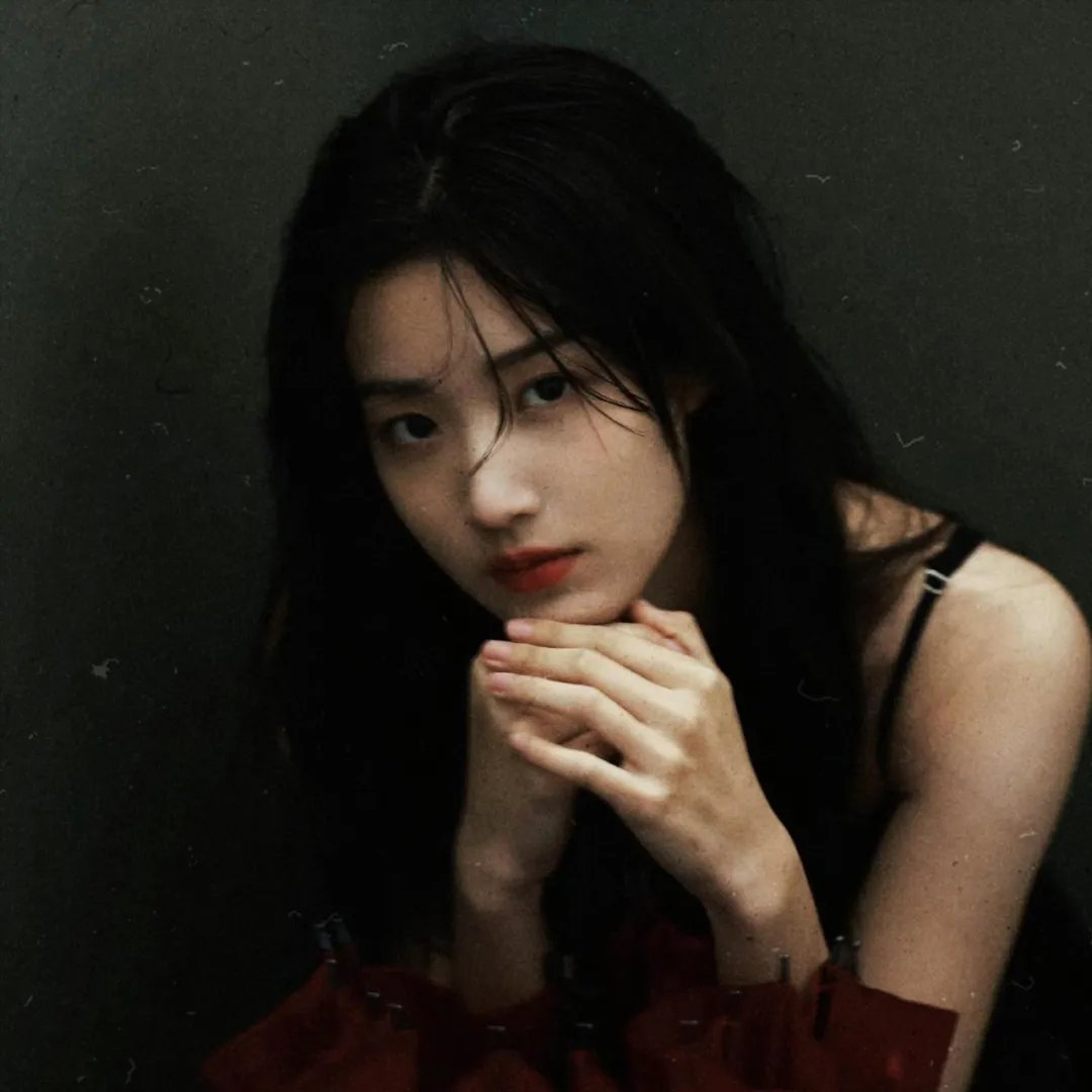 燃火的女孩 海报