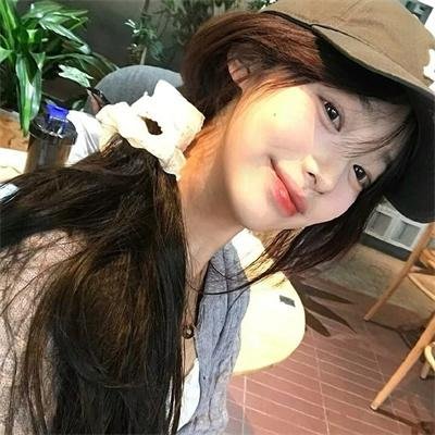 左轮百合 海报